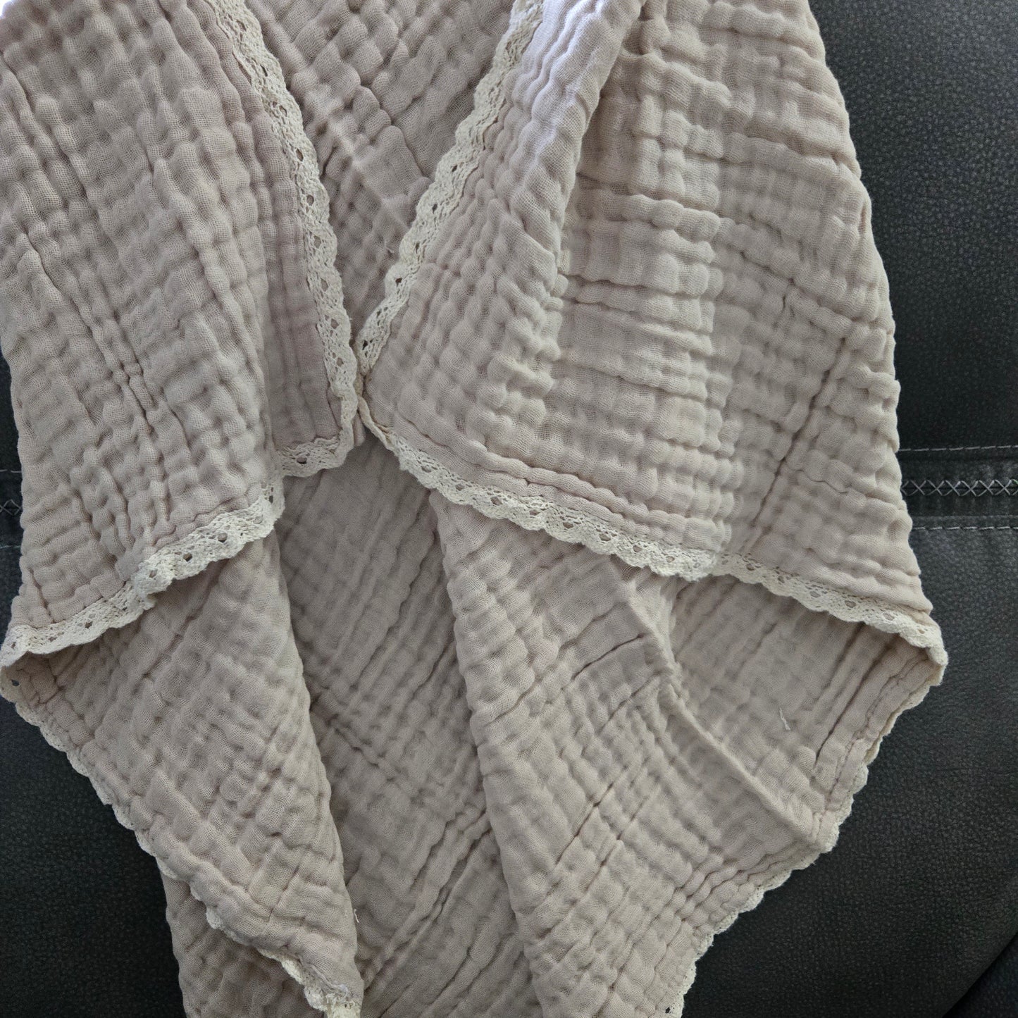 Cotton blankets with Lace Trim