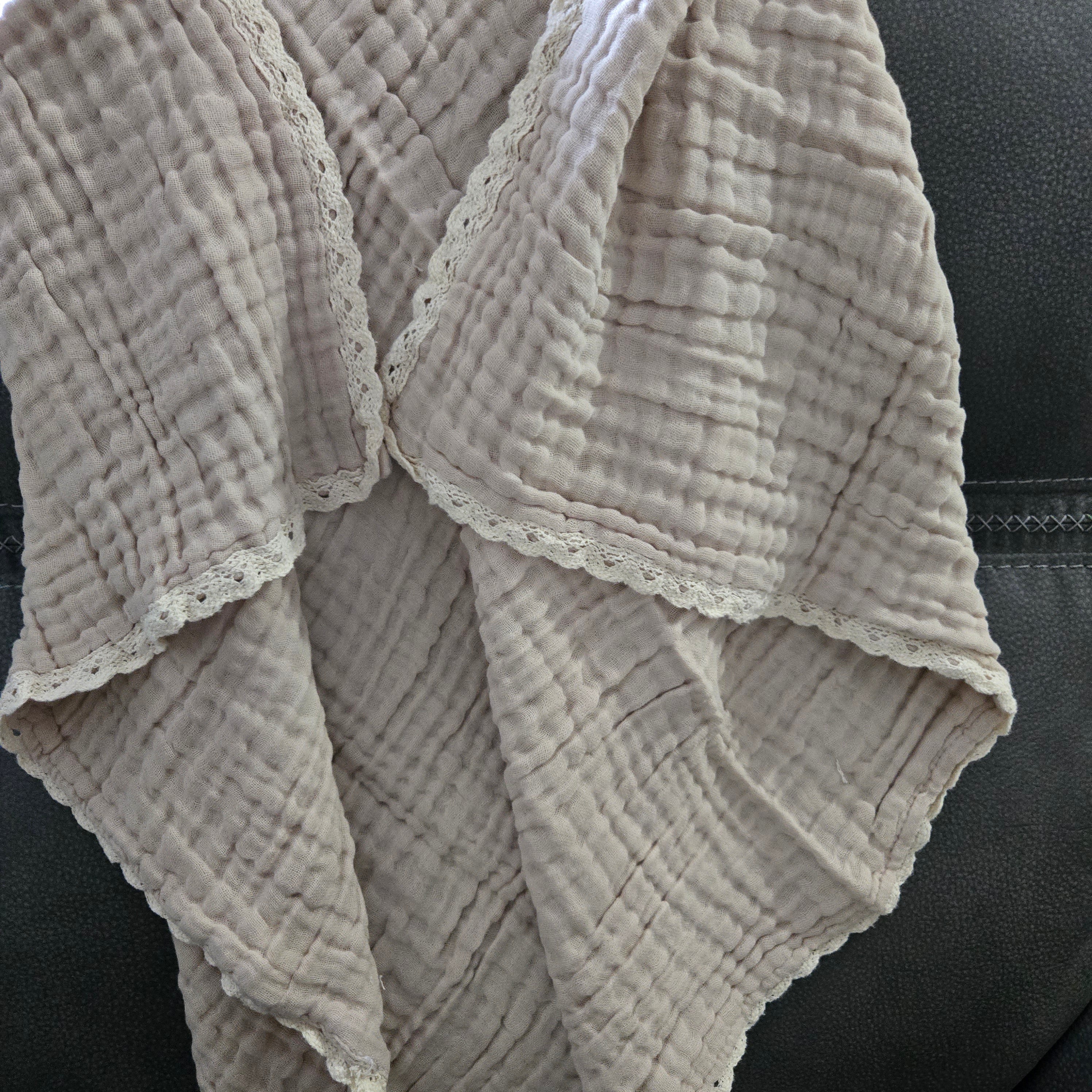 Cotton blankets with Lace Trim
