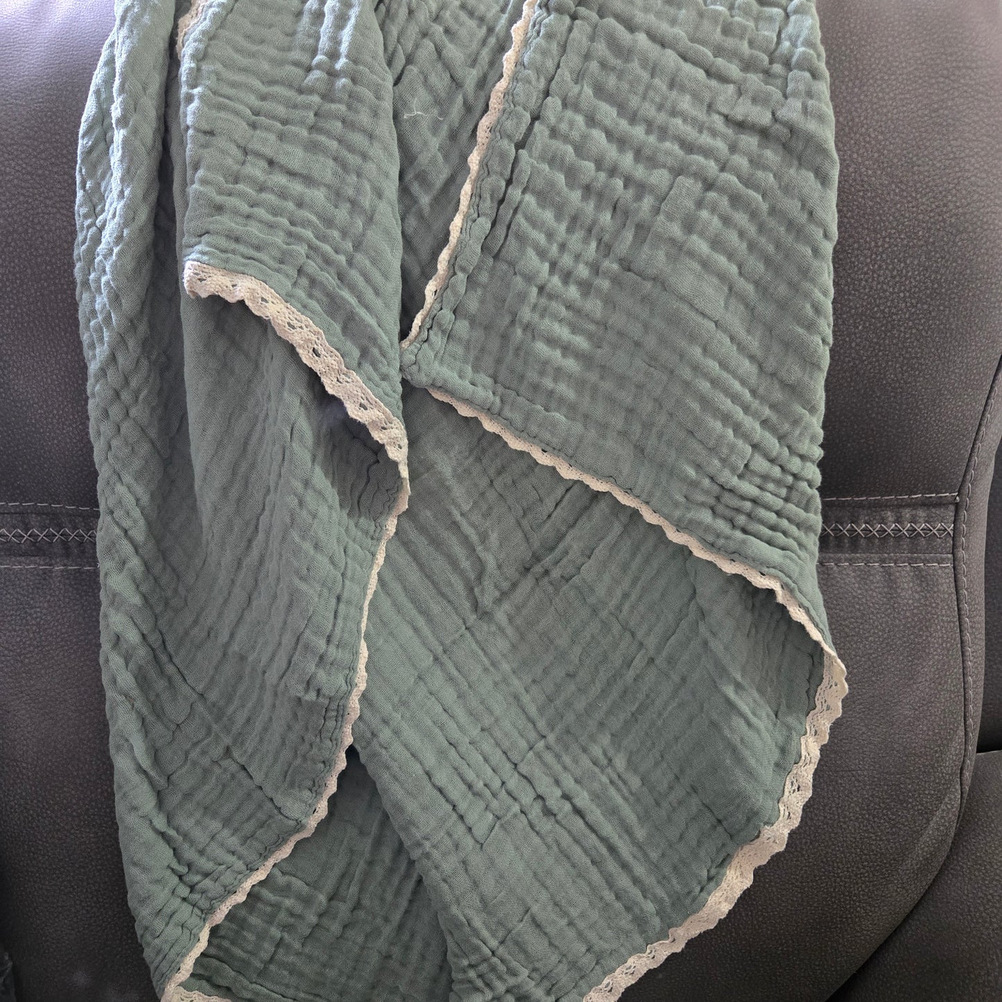 Cotton blankets with Lace Trim