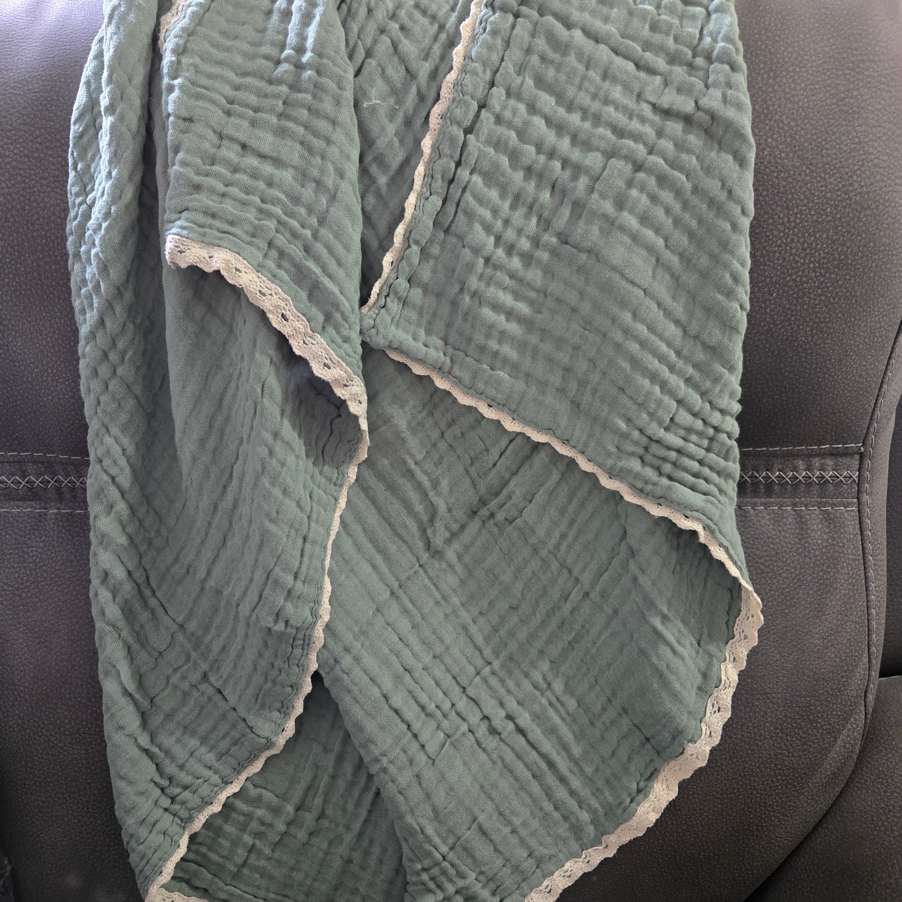 Cotton blankets with Lace Trim