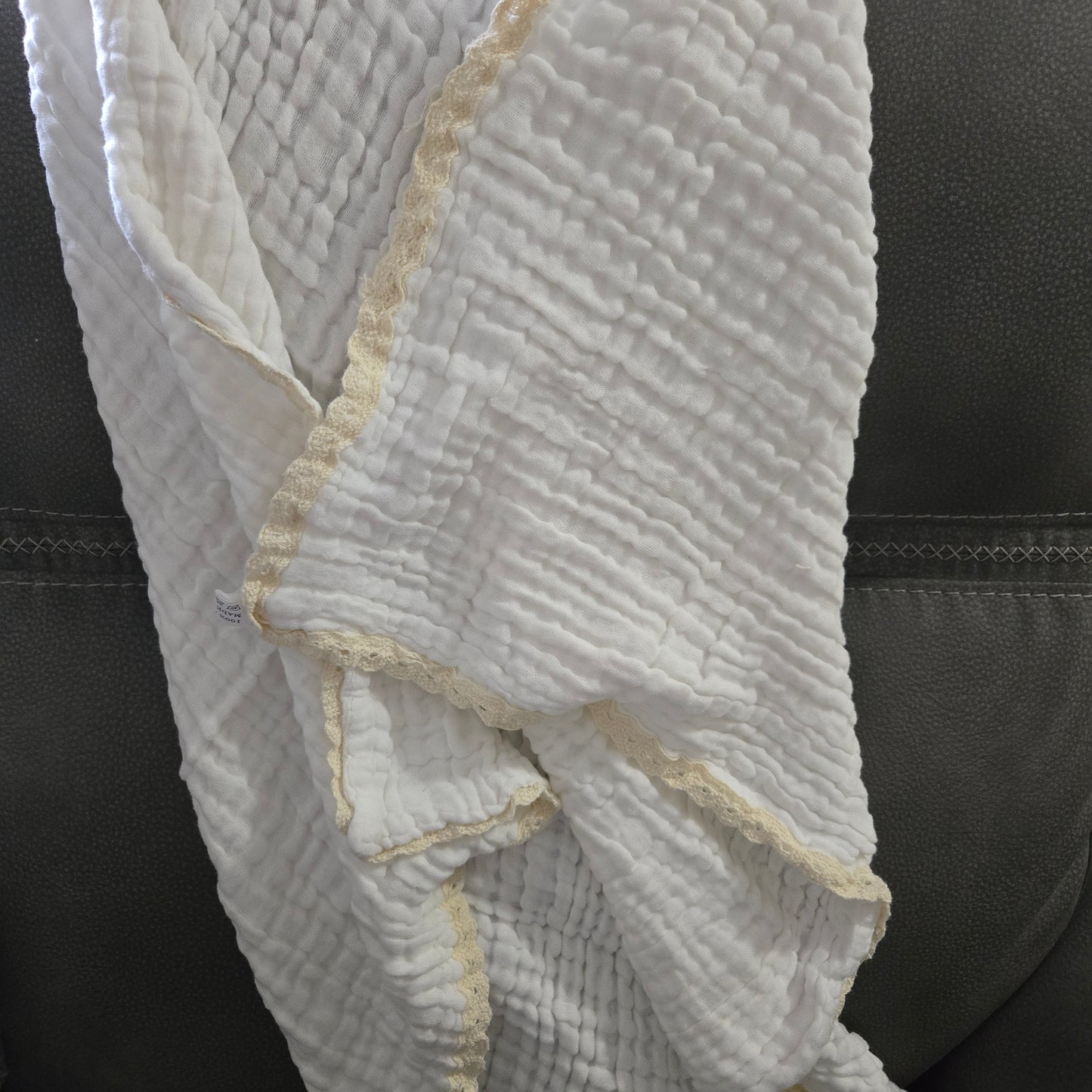 Cotton blankets with Lace Trim