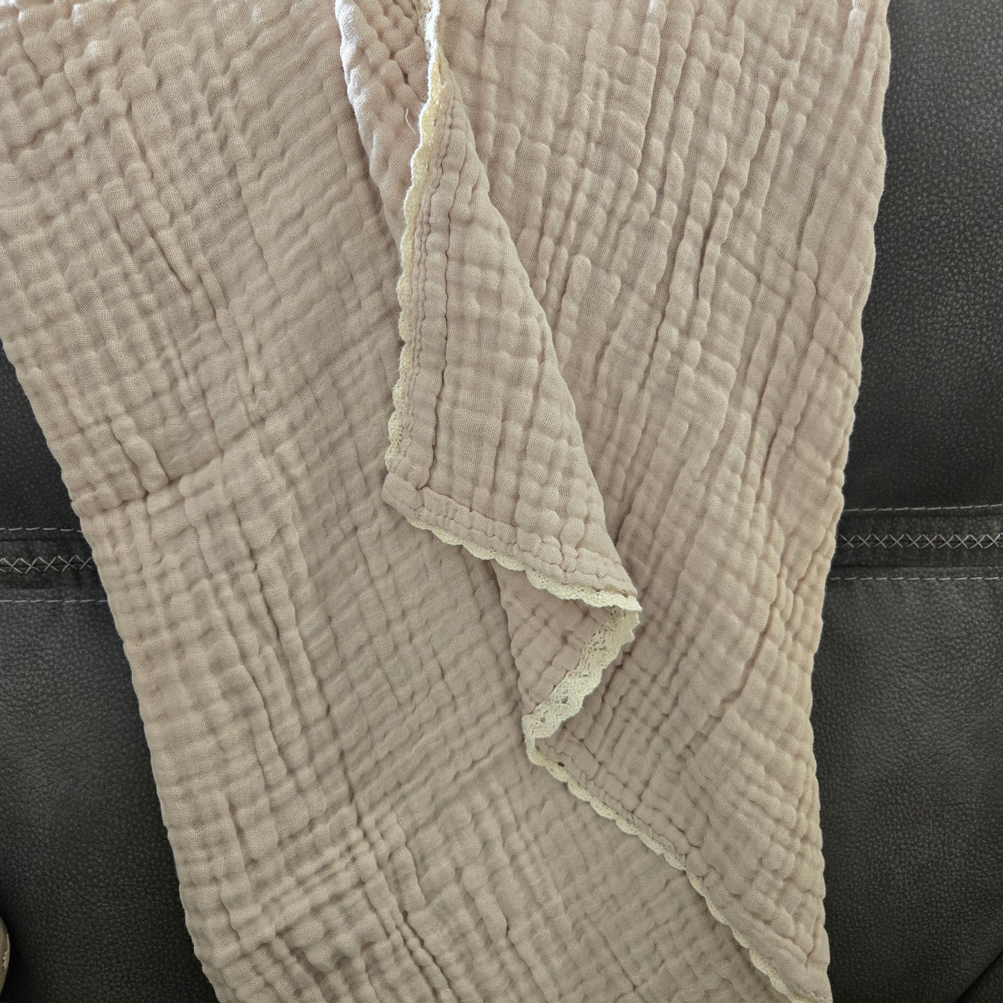 Cotton blankets with Lace Trim