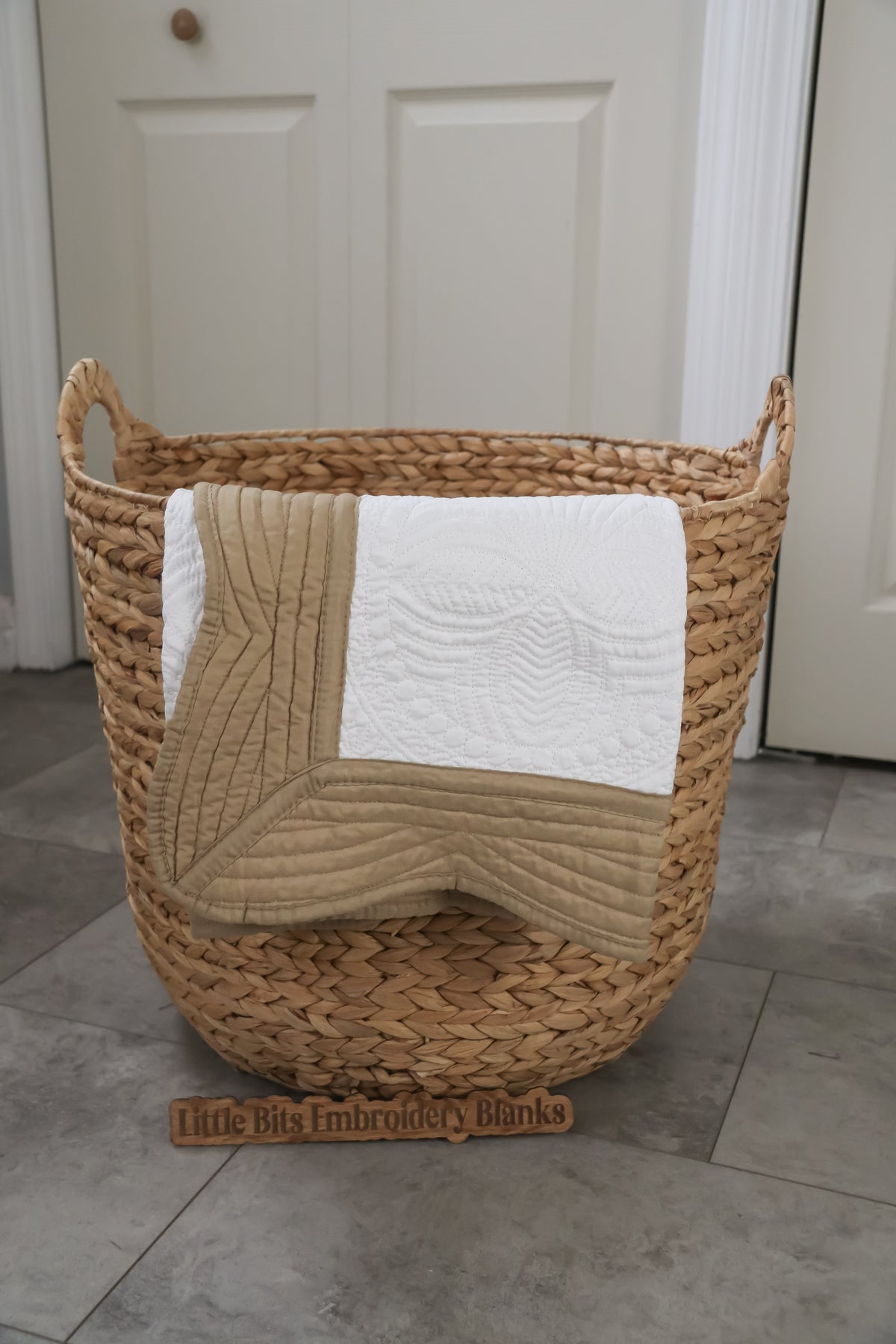 Heirloom Quilts 36x46 Solid Trim