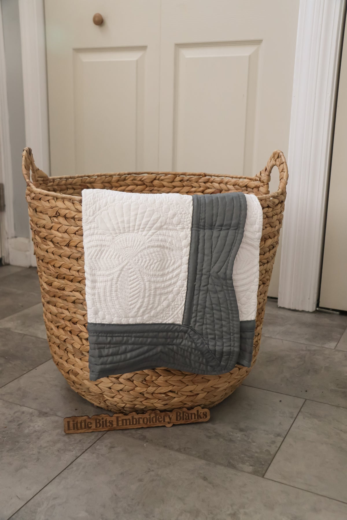 Heirloom Quilts 36x46 Solid Trim