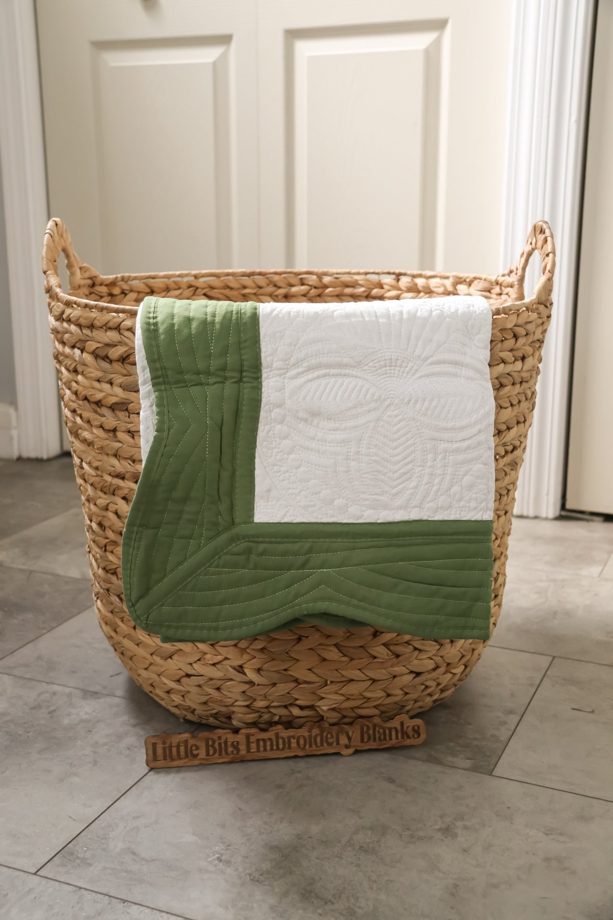 Heirloom Quilts 36x46 Solid Trim
