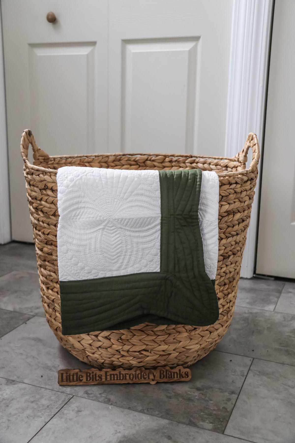 Heirloom Quilts 36x46 Solid Trim