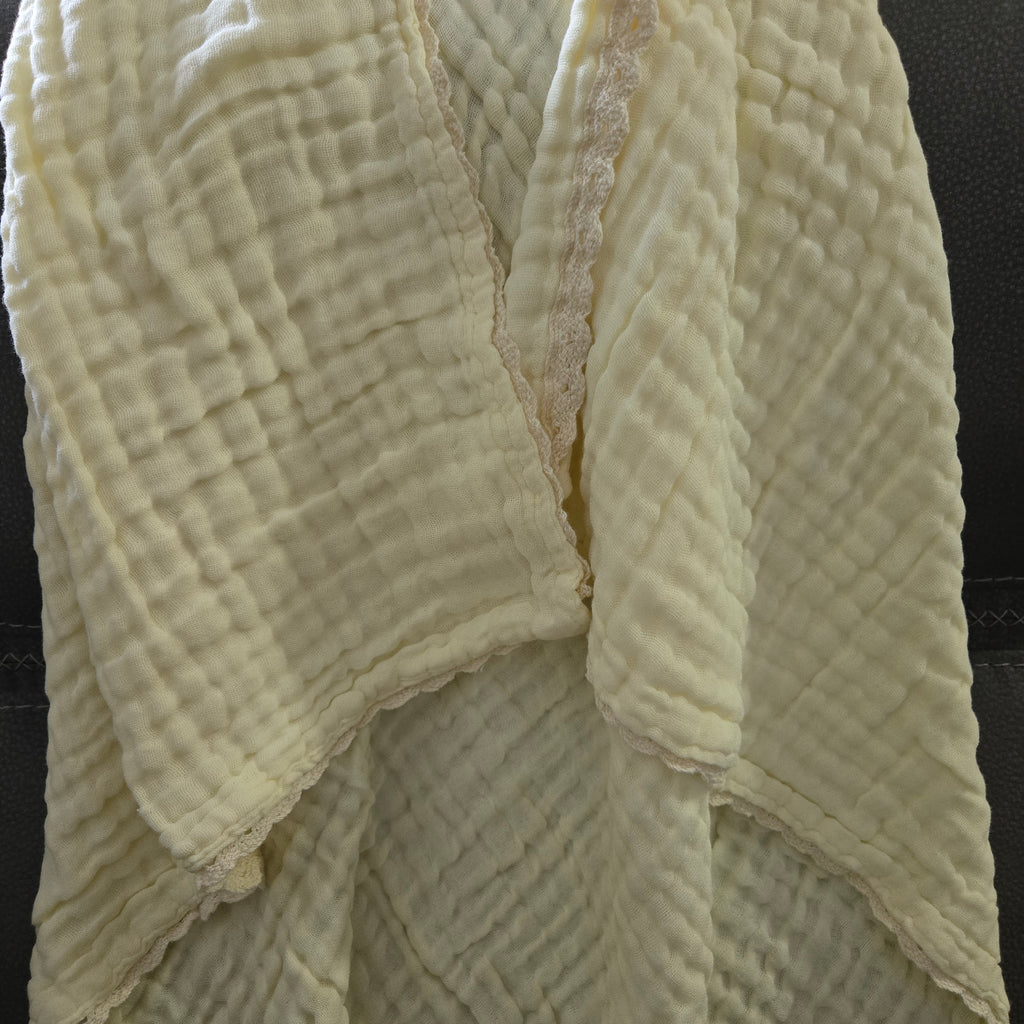 Cotton blankets with Lace Trim