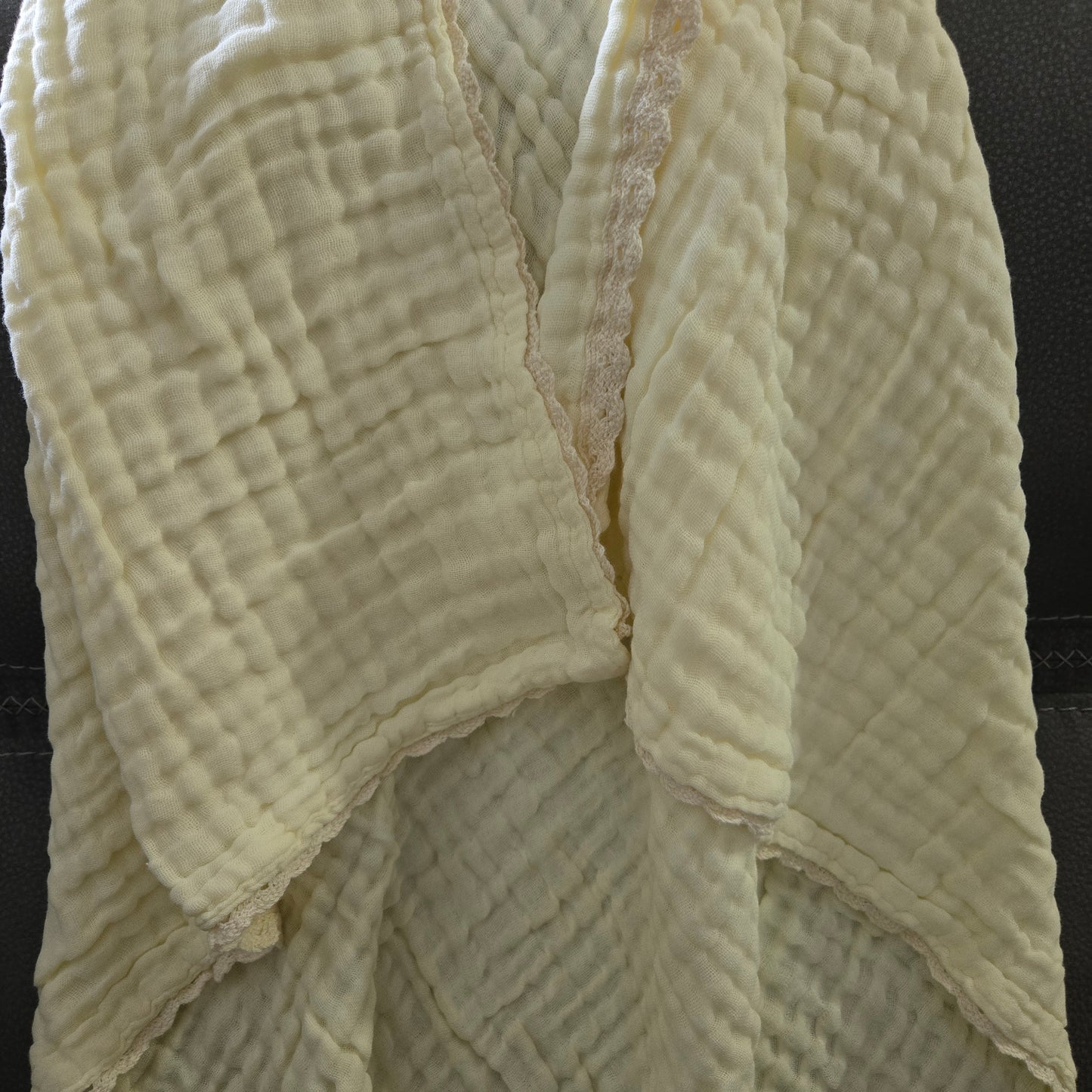 Cotton blankets with Lace Trim