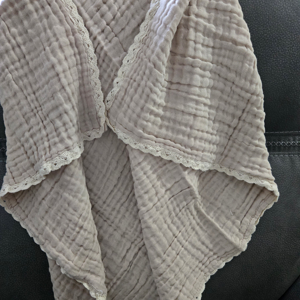 Cotton blankets with Lace Trim