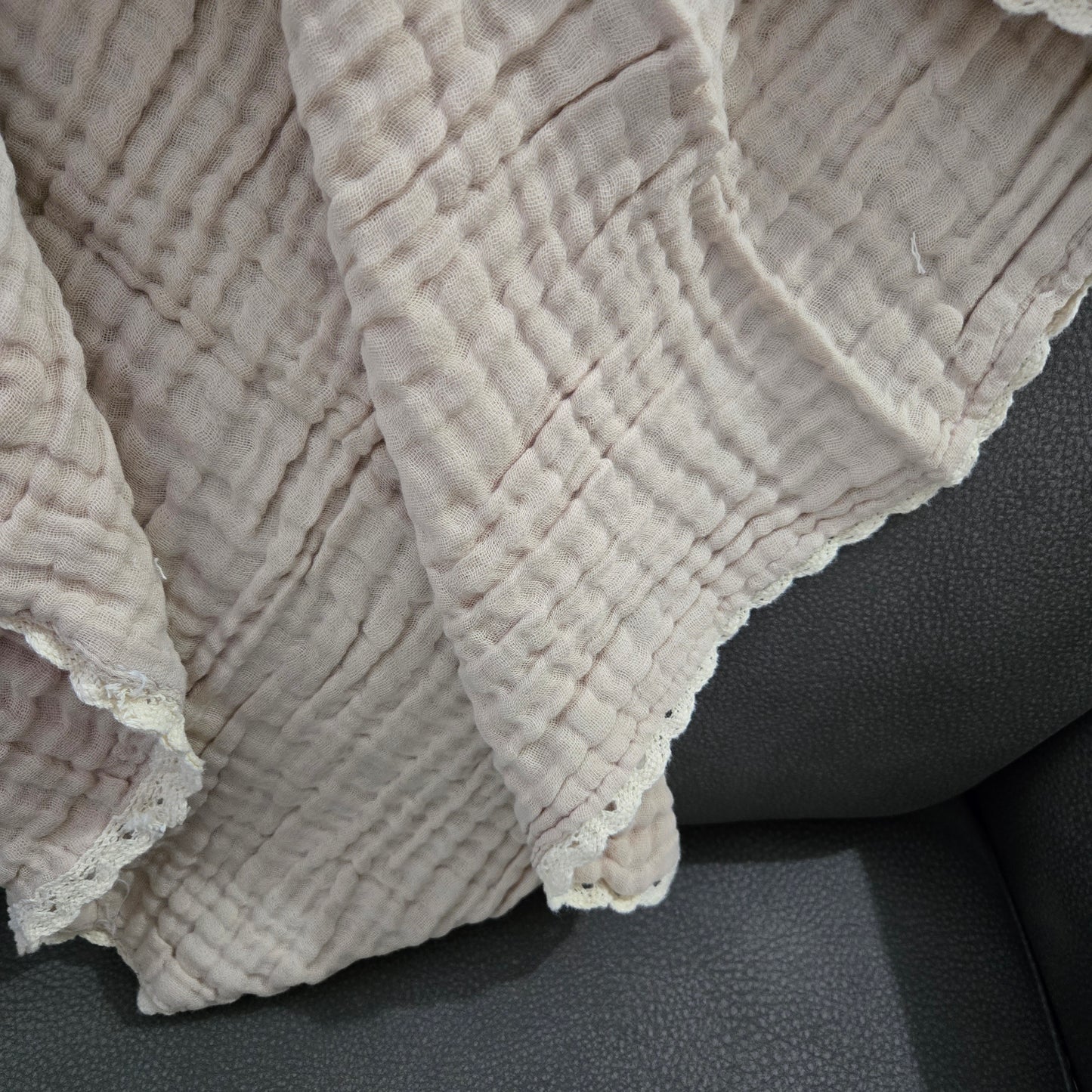 Cotton blankets with Lace Trim