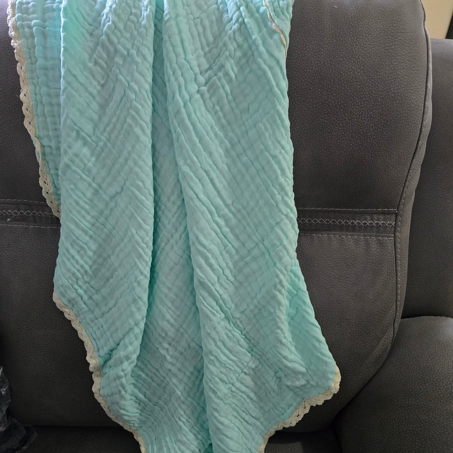 Cotton blankets with Lace Trim