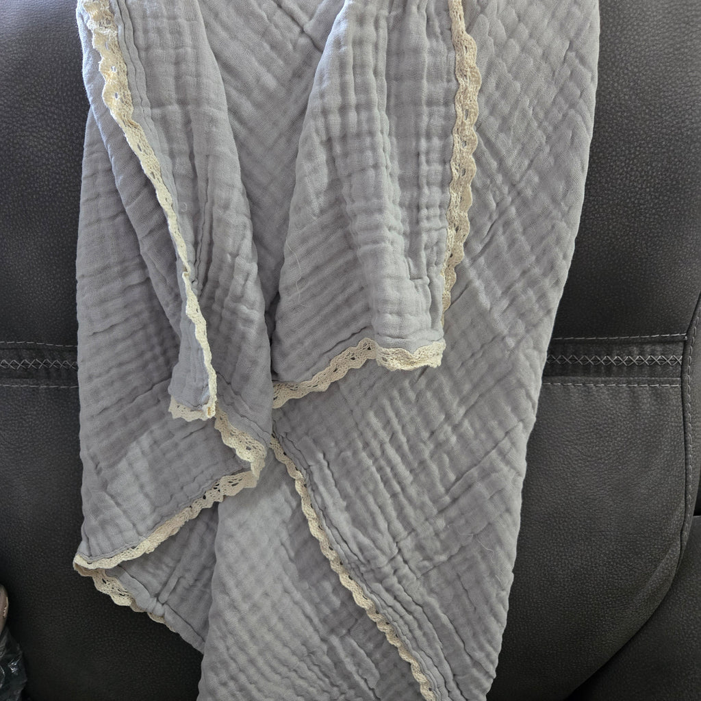 Cotton blankets with Lace Trim